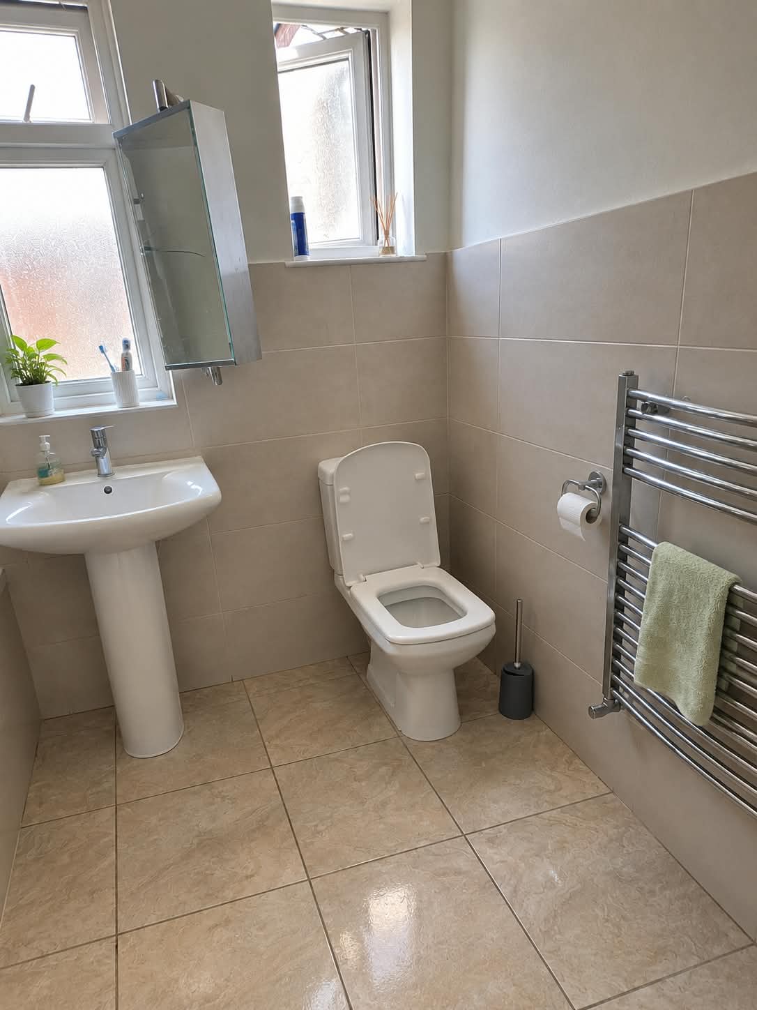 ROOM AVAILABLE – CRICKLEWOOD, NW2